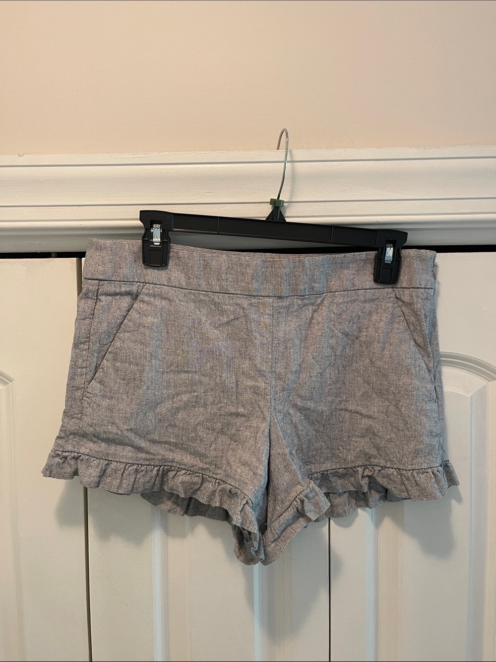 LOFT Gray Ruffle-Hem Women's Shorts